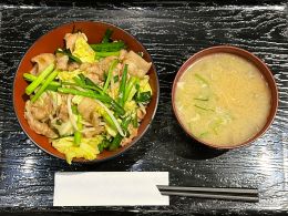 のつはる食堂のにら豚